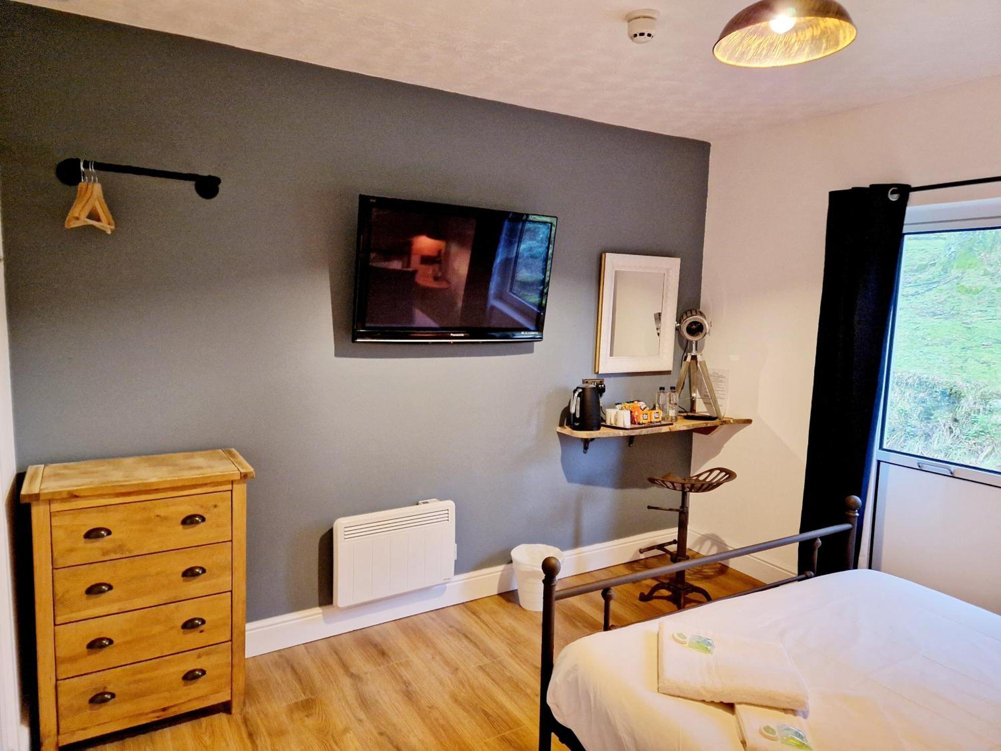 Wheal Tor Hotel & Glamping Ліскард Екстер'єр фото