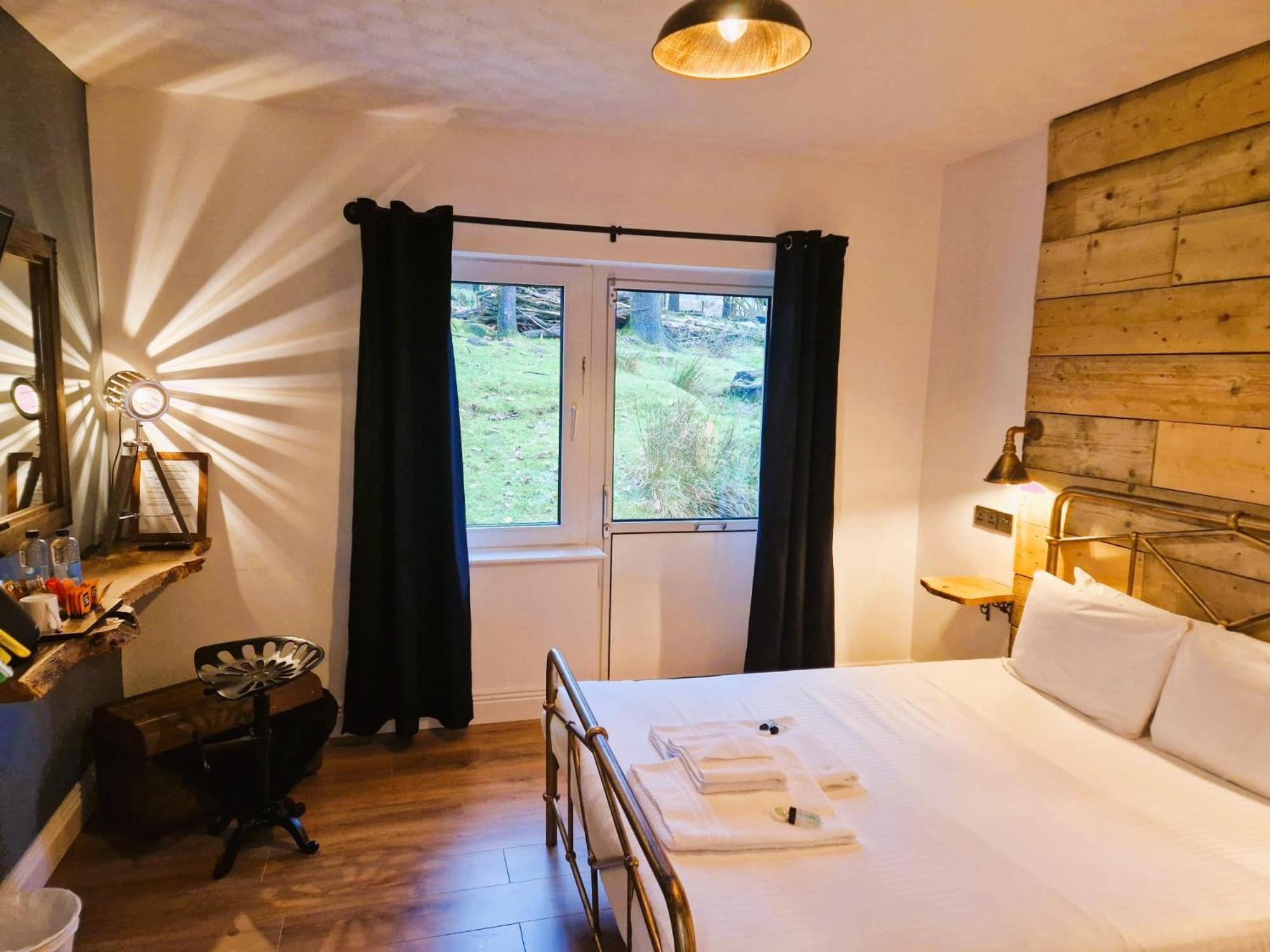 Wheal Tor Hotel & Glamping Ліскард Екстер'єр фото