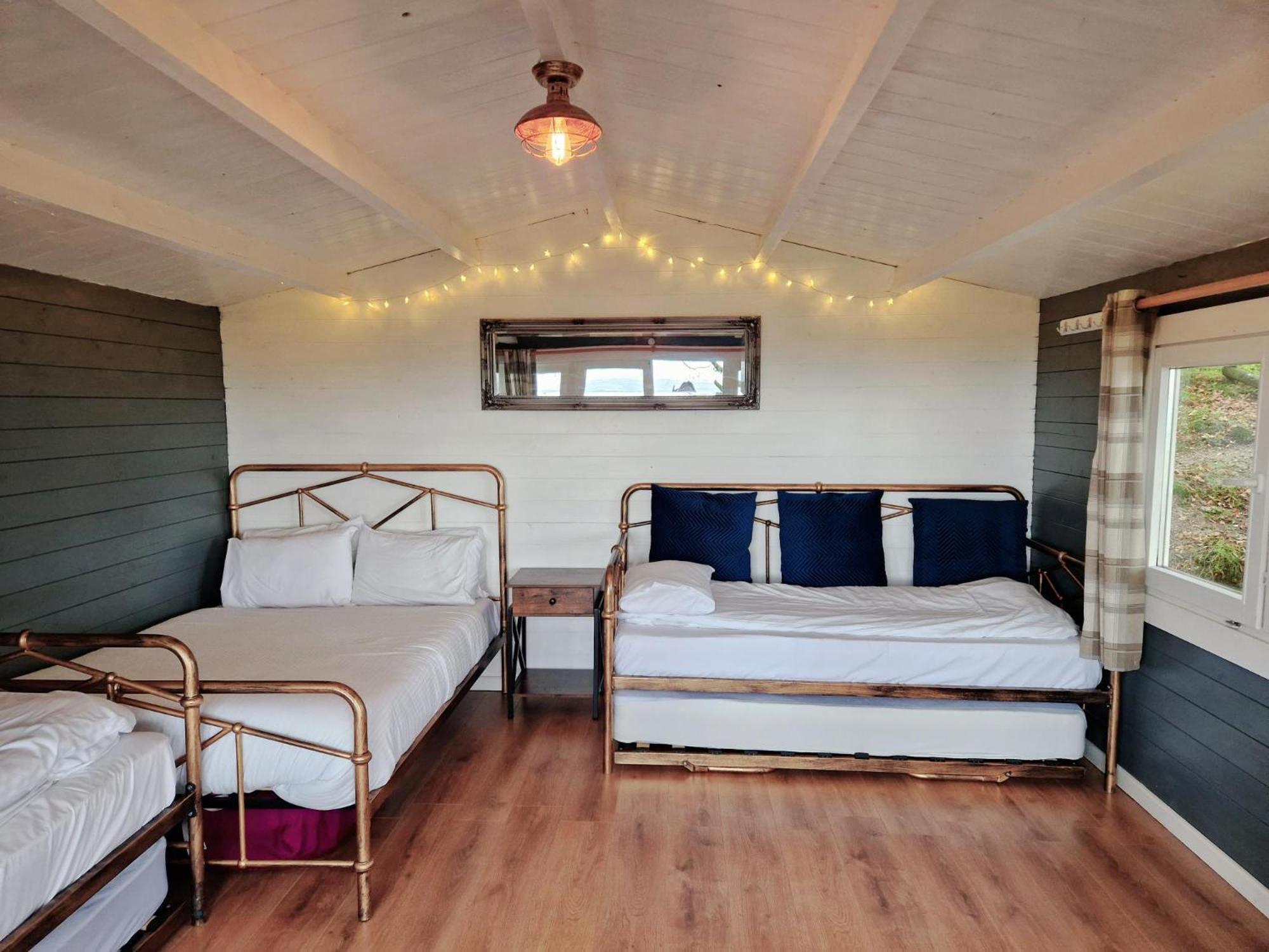 Wheal Tor Hotel & Glamping Ліскард Екстер'єр фото